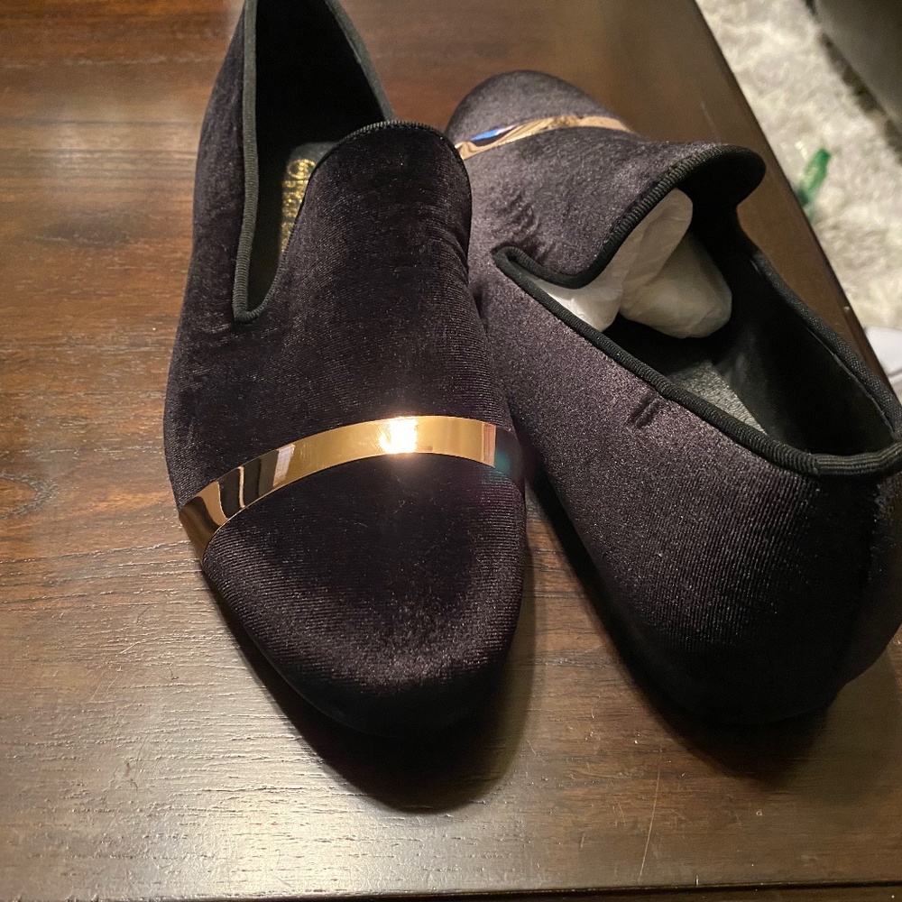 Men Velvet Loafers Shoes Golden Plate Handmade Flats , Size 8 Color Black